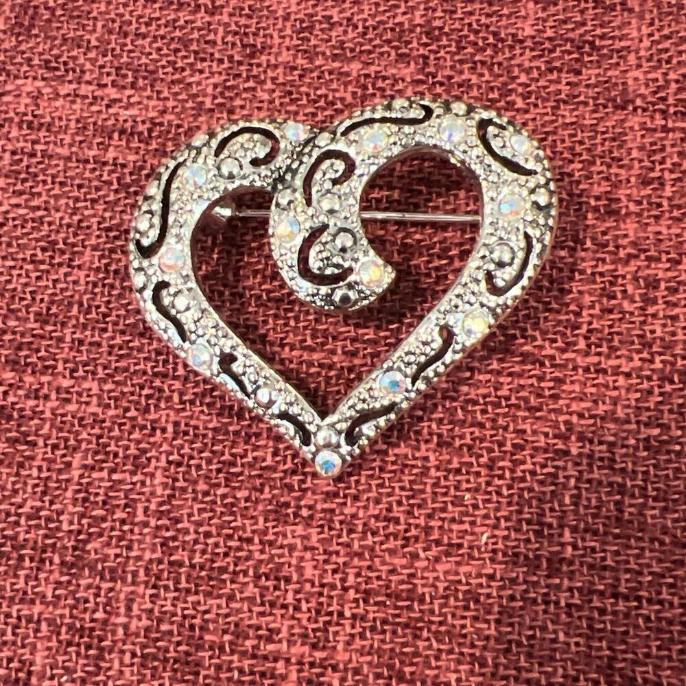 NWOT Faux Marcasite Heart with Aurora Borealis‎ Crystal Rhinestones Brooch Pin